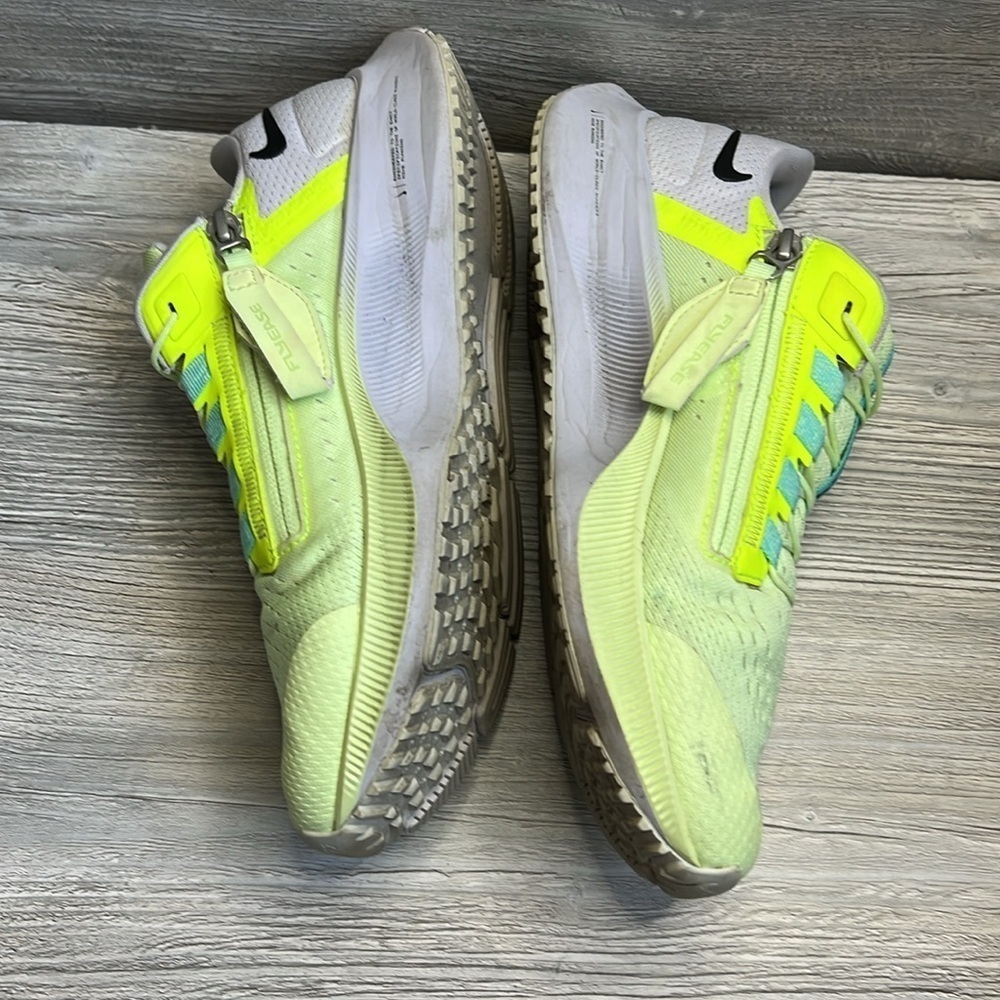 Nike Air Zoom Pegasus Flyease woman’s athletic shoes volt, black, green size 8.5 - Picture 6 of 12